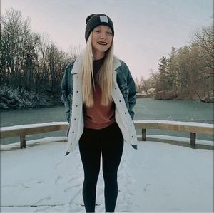 Meet your Posher, Ava